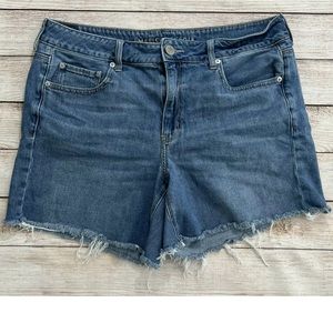 American Eagle Outfitters Womens Sz 14 Tom Girl Midi Denim Raw Hem Shorts